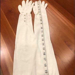 Vintage long white gloves. Size 6 1/2. 21” long from finger tip.